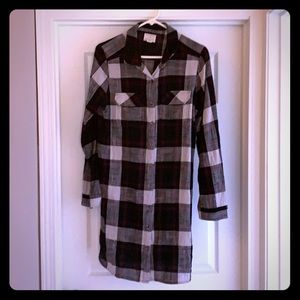 Women’s L Caslon plaid button up tunic